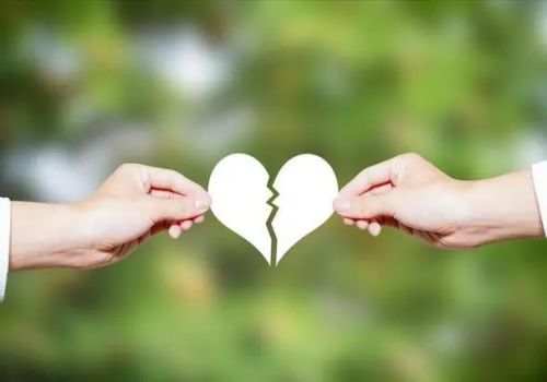 武汉婚外情取证：老婆提离婚了给她钱能要回么